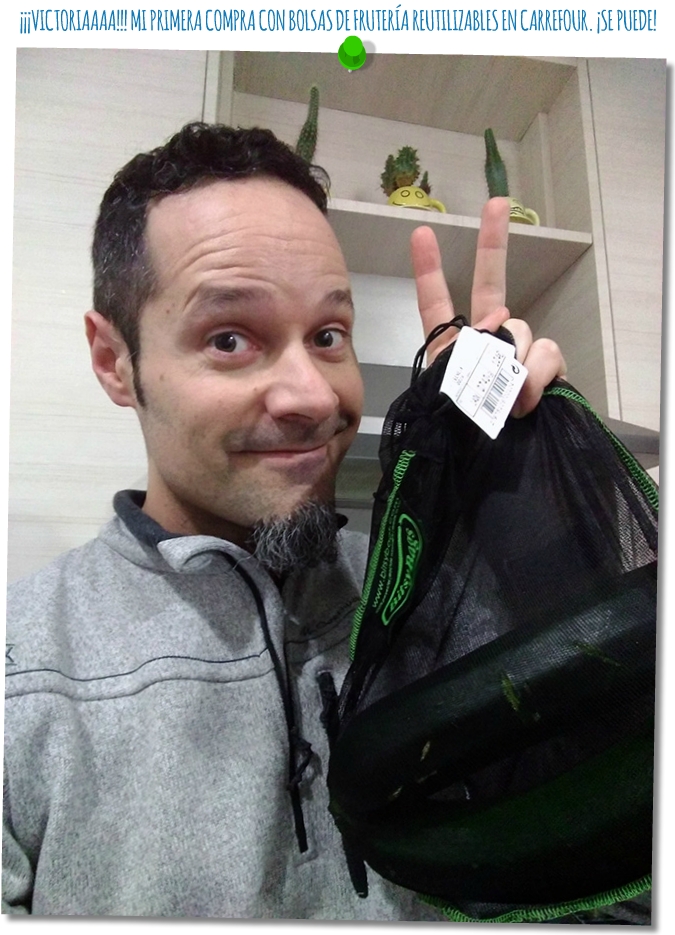 yo, con mi primera compra con bolsas de frutería reutilizables en Carrefour.